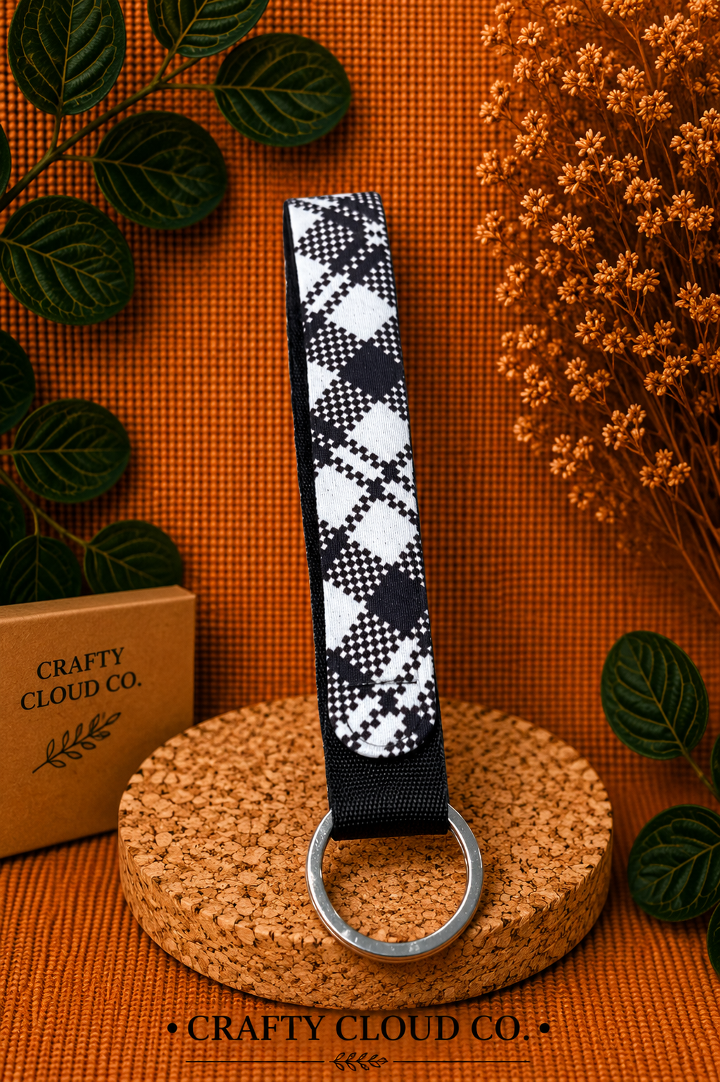 B&W checkered wristlet